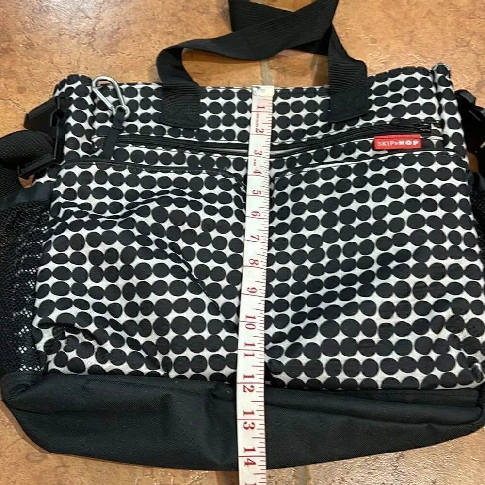 Skip Hop Spark Diaper Bag Multi pockets attaches to stroller‎ Black dots